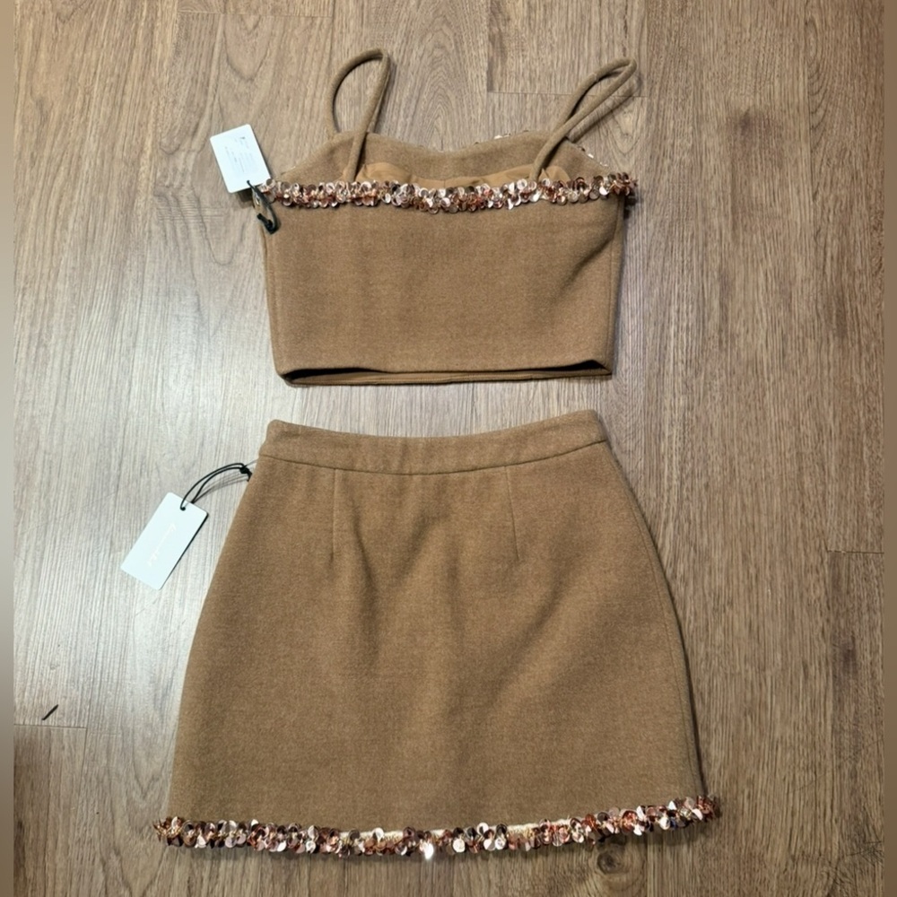 Line & Dot Tan camel-colored two-piece Skirt Set with Sequin Accents size S NWT - Picture 3 of 4